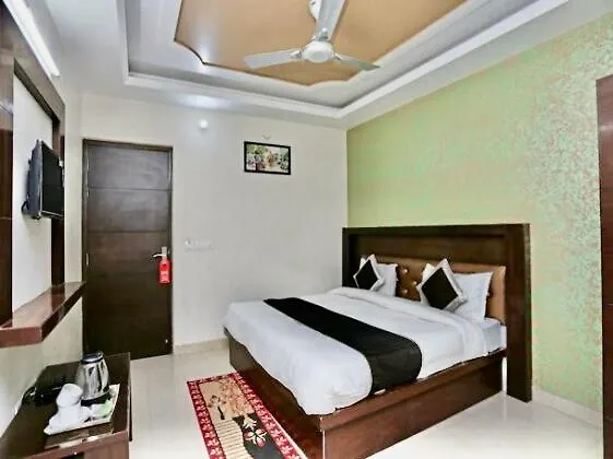 ***  Hotel Blue Bell Agra  India